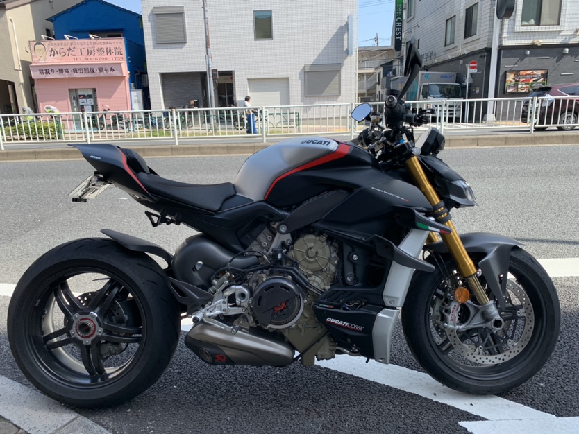 ドゥカティストリートファイターV4SP 東京